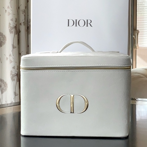 *NIB* DIOR Velvet Prestige Cream Vanity Case - Picture 1 of 6